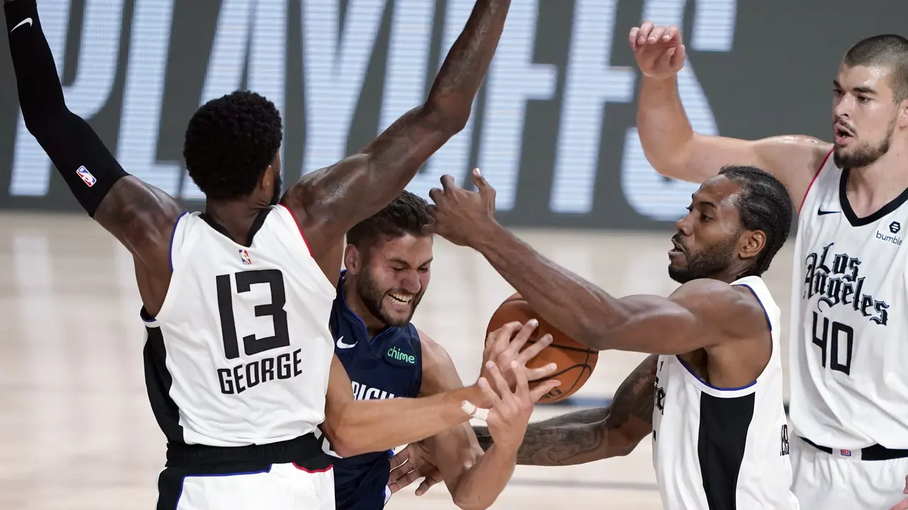 LA Clippers Vs Dallas Mavericks