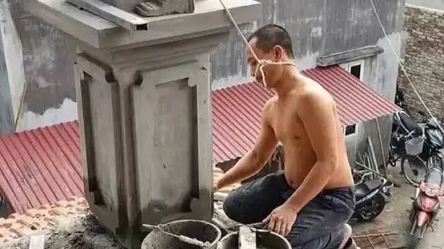 7 Potret Kuli Bangunan Kerja di Tempat Ekstrem Minim Pengaman Ini Bikin Deg-Degan