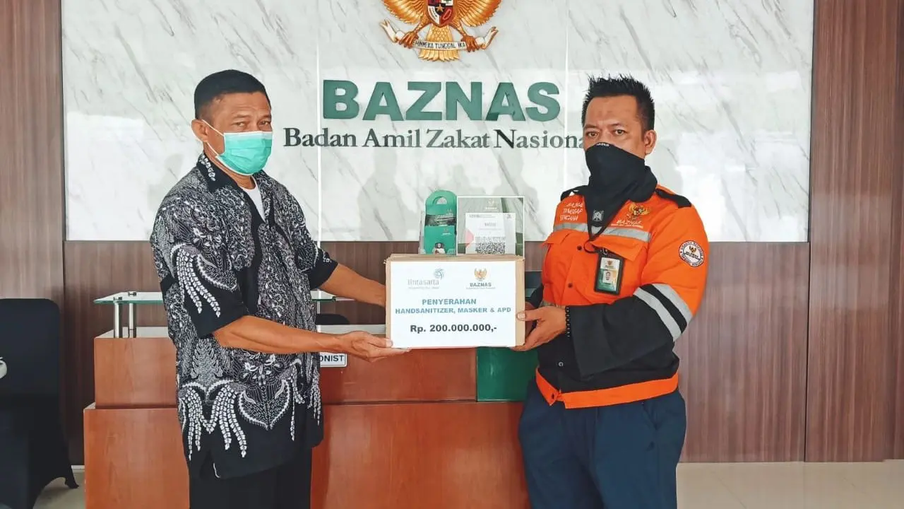 Lintasarta mendonasikan ribuan paket hand sanitizer dan masker untuk masyarakat, Alat Perlindung Diri (APD) untuk Rumah Sakit (RS), serta bantuan ketahanan pangan para pedagang duafa di sekitar kantor Lintasarta.