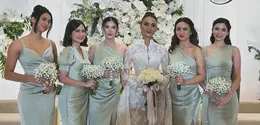 Tissa Biani  saat Jadi Bridesmaid Sahabat. [@tissabiani]