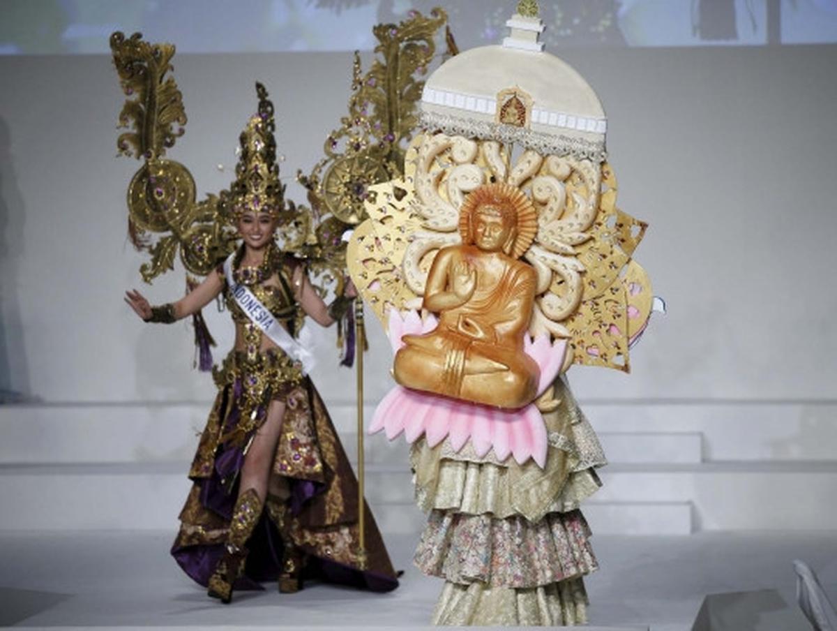 Pesona Chintya Fabyola berkostum seberat 22 kg di Miss International
