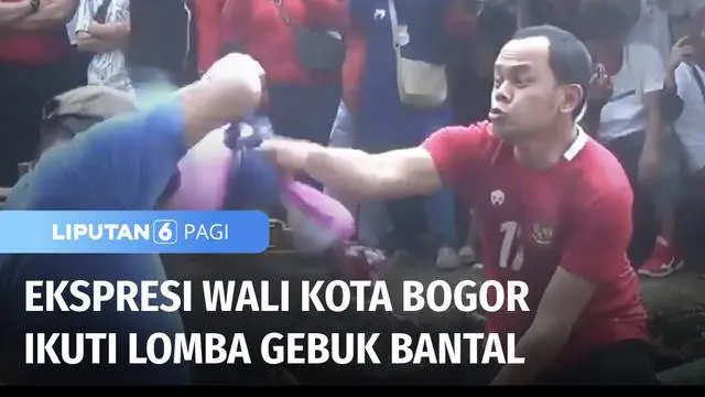 Memeriahkan Peringatan Kemerdekaan RI, Wali Kota Bogor, Bima Arya mengikuti lomba gebuk bantal di atas air. Lomba digelar untuk mendekatkan Muspida Kota Bogor dengan masyarakat.