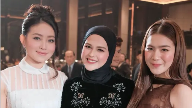 Felicya Angelista Hadir Dipernikahan Mewah Anak Pemilik Krisna Bali. [@cutratumeyriska]