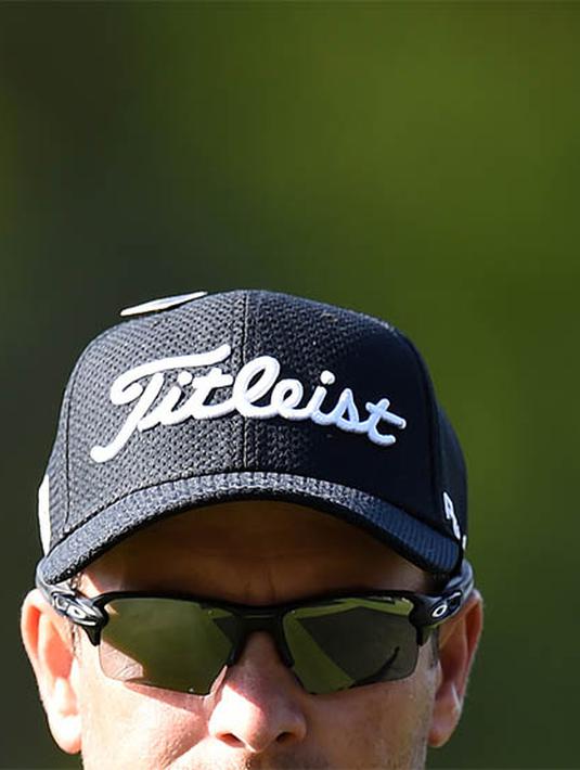 Pegolf Australia, Adam Scott, bersiap tampil pada Turnamen Master National Augusta di Augusta, Georgia, Rabu (6/4/2016). (AFP/Jim Watson)