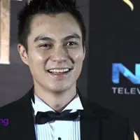 Aktor tampan Baim Wong turut menghadiri malam puncak Festival Film Indonesia (FFI) 2015 dan mengaku mendapatkan nominasi jomblo terbaik. Meski datang seorang diri, Baim Wong mengungkapkan dirinya sudah memiliki kekasih dan akan menikah pada tahun 201...