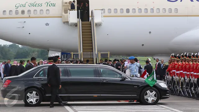 Deretan Mobil Mewah Saat Menyambut Raja Salman