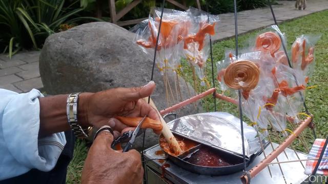 7 Jajanan Anak SD, Sehatkah?