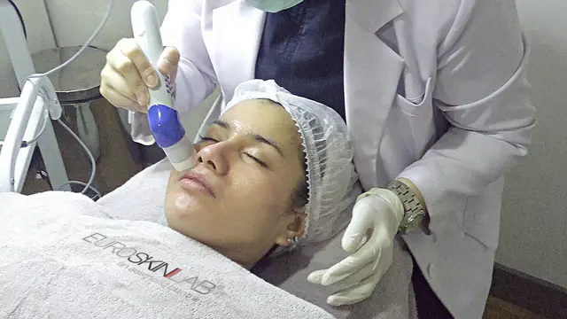 Wajah Kencang Dengan Botox Tanpa Disuntik
