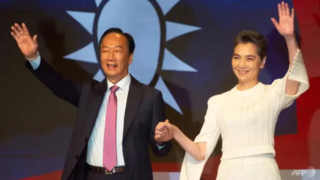 Pendiri Foxconn Terry Gou memilih aktris Tammy Lai sebagai pasangannya dalam pemilihan presiden Taiwan (AFP).