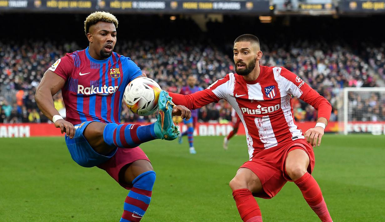 Rekrutan anyar Barcelona, Adama Traore benar-benar menjadi monster besar menakutkan bagi lini belakang lawan. Dimainkan sebagai starter, ia mampu mengobrak-abrik pertahanan lawan lewat kecepatan dan gerak kakinya yang sempurna.Traore bahkan mampu mencetak satu assist untuk Barca. (AFP/Josep Lago)