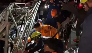 Videotron di Majalengka Ambruk Timpa Pemotor hingga Tewas