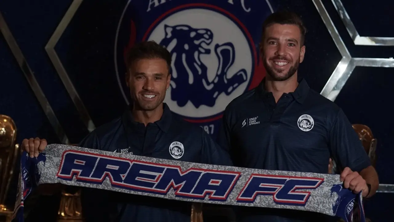 Dua asisten pelatih Arema FC Daniel Chaves dan Nelson Leitao. (Istimewa)