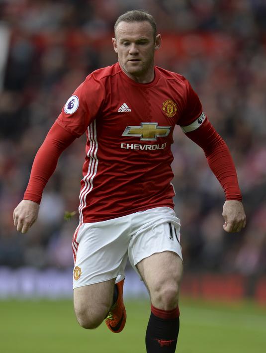 10. Wayne Rooney - Sempat menjadi pemain bergaji termahal di Manchester United. Lantas Rooney membeli Dassault Falcon 900LX dengan harga fantastis, 20 Juta Dolar. (AFP/Oli Scarff)