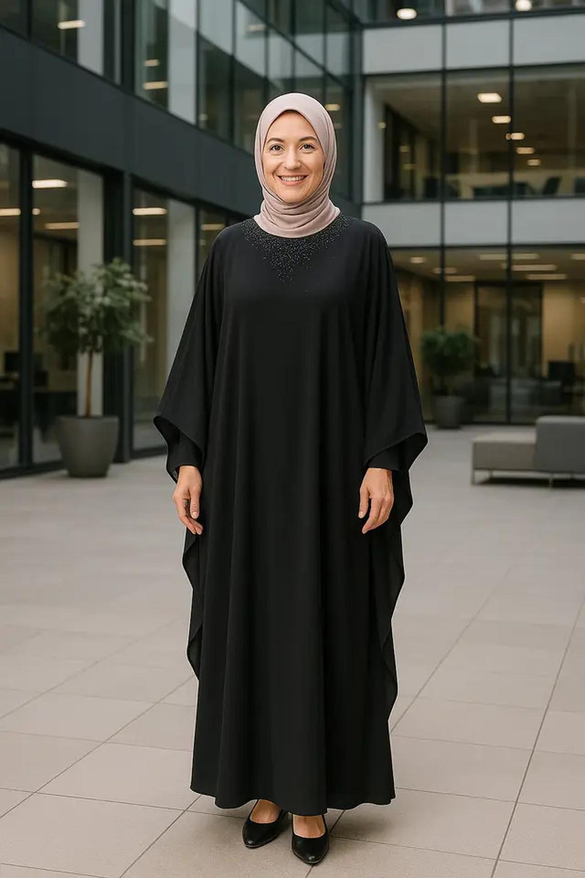 8 Model Kaftan Abaya Terbaru agar Ibu-Ibu 50 Tahun Tampil Jauh Lebih Muda