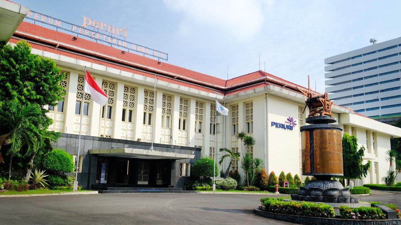 Cetak Generasi Masa Depan, Peruri Sebar Bantuan Pendidikan di Karawang
