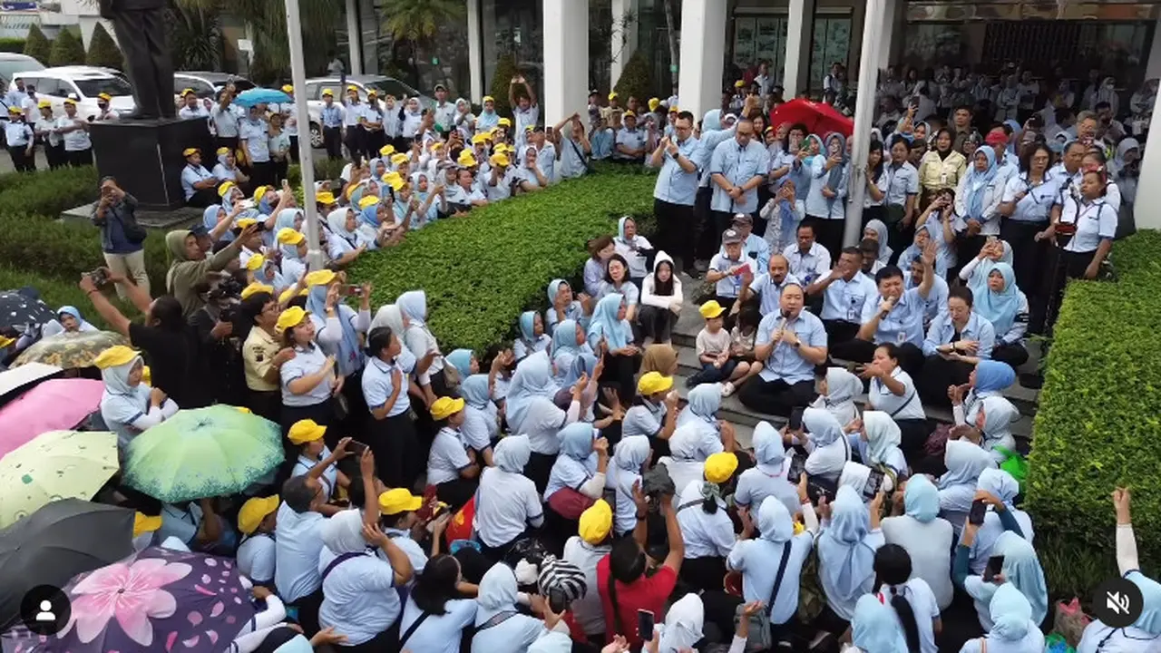 Potret Haru Perpisahan Iwan Kurniawan Lukminto dengan Ribuan Karyawan Sritex, Abadikan Kenangan Terindah (Foto: Instagram @ik.lukminto)