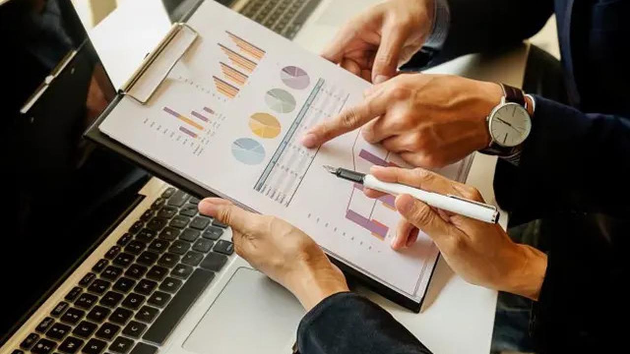 Generasi Sandwich Hadapi Tantangan Finansial? Begini Cara Atur Keuangannya