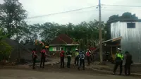 Razia gabungan penertiban penambangan pasir ilegal di aliran lahar Gunung Semeru, Kabupaten Lumajang, Jawa Timur. (Liputan6.com/Dian Kurniawan)