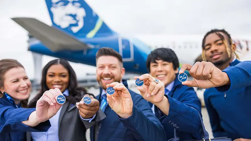 Alaska Airlines Rilis Seragam Netral Gender untuk Awak Kabin