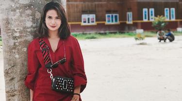 [Bintang] Vanessa Angel