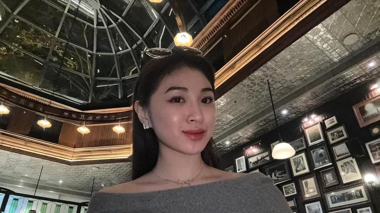 Potret Shani Eks JKT48 jadi Bridesmaid yang Mencuri Perhatian