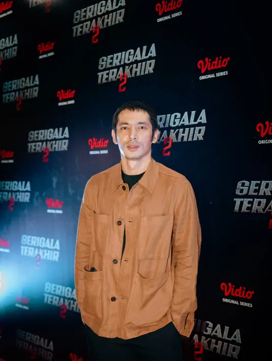 <p>Vidio Original Series Serigala Terakhir ditonton hingga 11 juta kali. Dengan pencapaian sebagus ini, Vidio bersama Screenplay Films meluncurkan Serigala Terakhir 2 yang tayang mulai 17 Agustus 2022. Tommy Dewo kembali menjabat penulis naskah sekaligus sutradara. Sejumlah tokoh baru muncul untuk menajamkan konflik. Tak heran Serigala Terakhir 2 salah satu serial paling ditunggu pada semester kedua 2022. (Foto: Dok. Poplicist)</p>