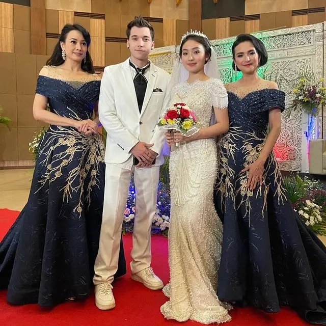 Stefan William Melakoni Adegan Pernikahan