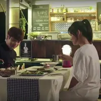 Minjoon dan Junyoung kembali ke food truck dan menjalani kehidupan berdua di drama Hot and Sweet episode 8. 