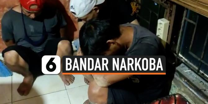 VIDEO: Rekaman Polisi Kepung dan Gerebek Rumah Bandar Narkoba di Riau