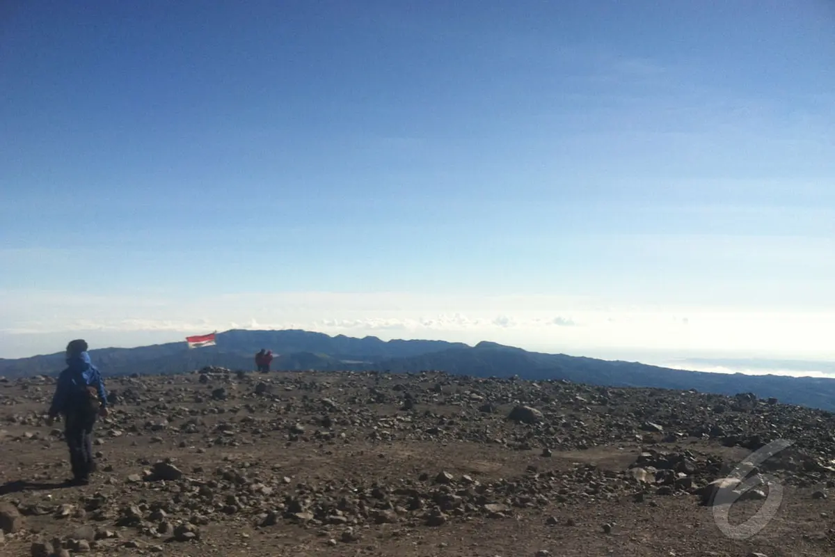 Menyusuri Eksotis Gunung Semeru 