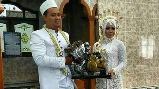 8 Resepsi Pernikahan Nyeleneh Ini Cuma Ada di Indonesia