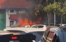 Kebakaran Mobil Listrik di Tebet, Asap Hitam Membumbung