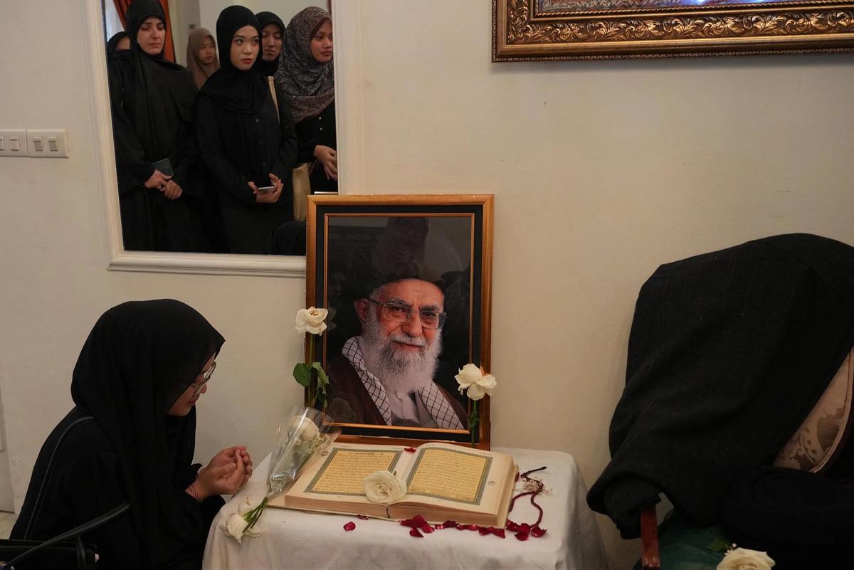 FOTO: Doa Bersama untuk Ayatollah Ali Khamenei Digelar di Jakarta
