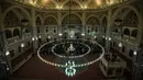 Suasana salat tarawih malam pertama Ramadan 1439 H di Masjid Nizamiye di Midrand, Johannesburg, Afrika Selatan (16/5). Nama masjid ini terinspirasi oleh Nizamiye Madrasahs abad ke-11. (AFP Photo/Gulshan Khan)