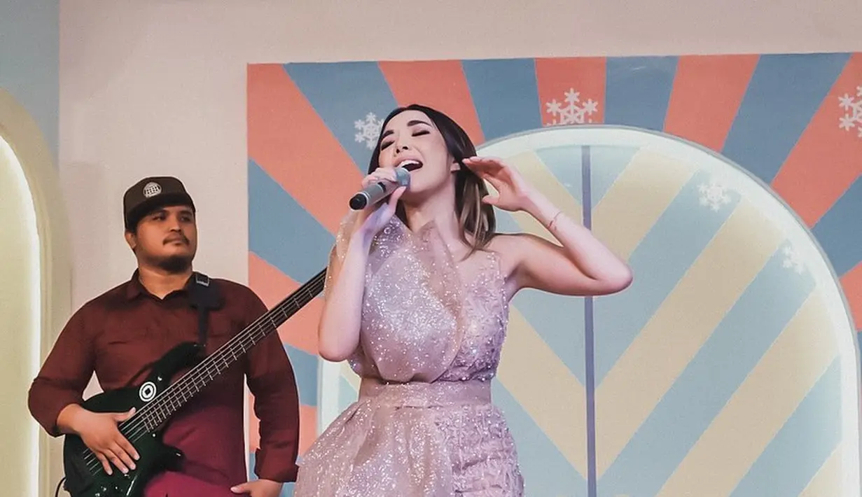 Gisella Anastasia (Instagram/gisel_la)