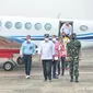 Menteri Perhubungan Budi Karya Sumadi didampingi Panglima Komando Operasi Udara Nasional Marsekal Madya Andyawan yang mewakili KASAU, Selasa (12/7), melakukan uji coba landasan pacu (runway) hasil revitalisasi Bandara Halim Perdanakusumah, Jakarta. (Dok Kemenhub)