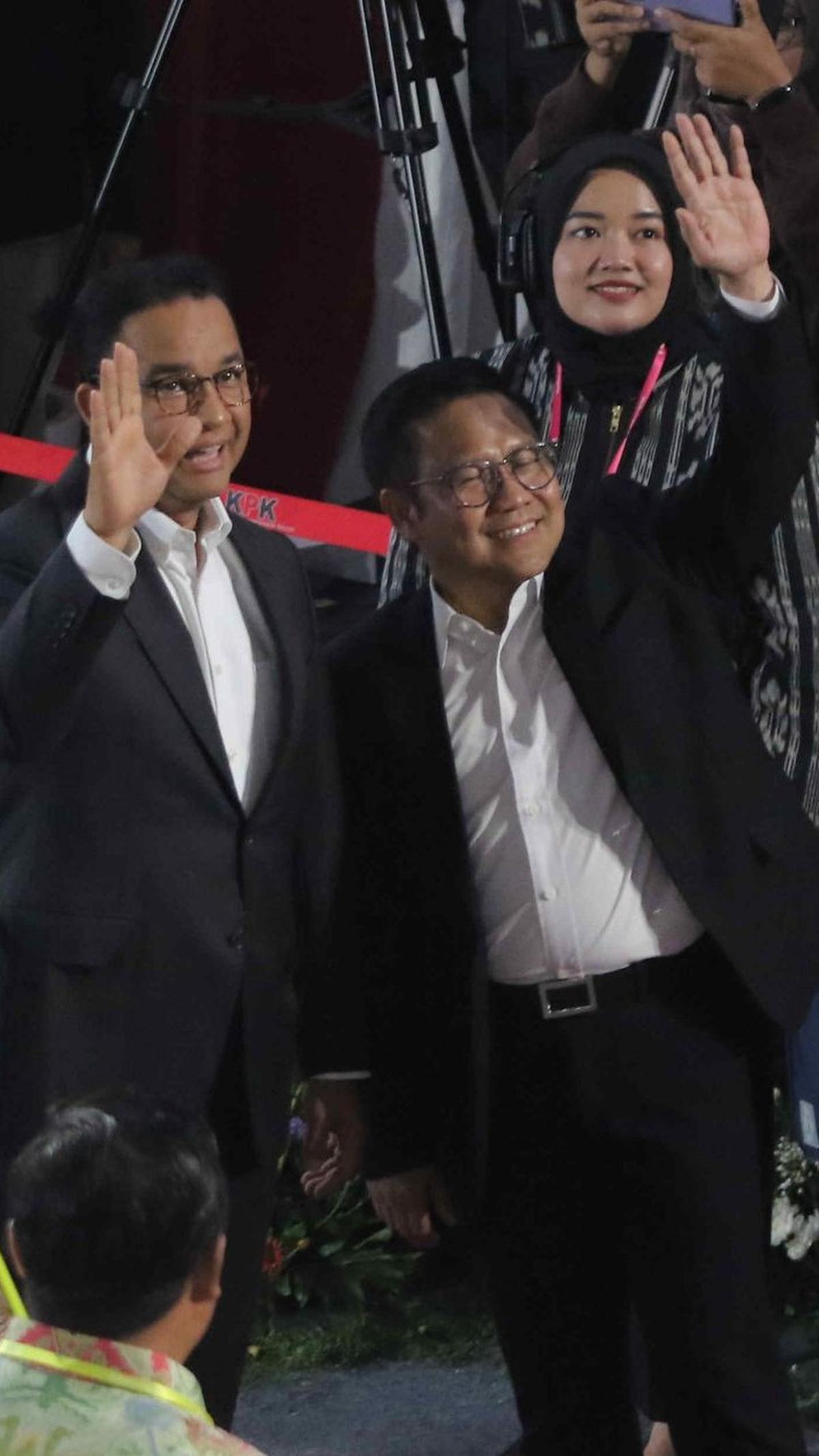 Keduanya terlihat kompak menyapa para pendukung dengan senyumannya yang semringah.<br>Foto Liputan6.com / Angga Yanuar<br>