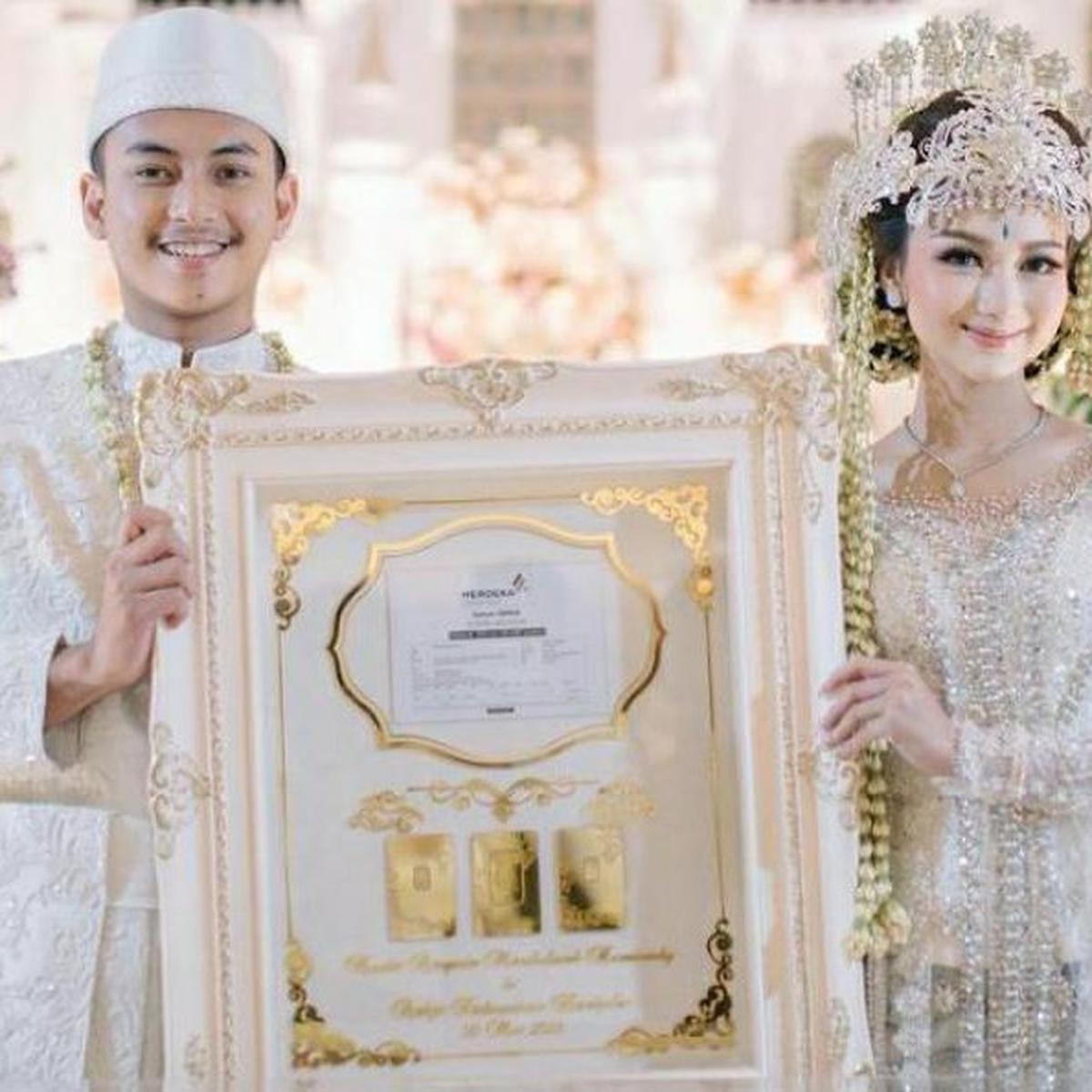 Mahar Unik Artis