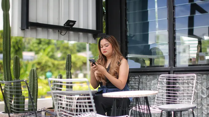 wanita november merasa tersinggung