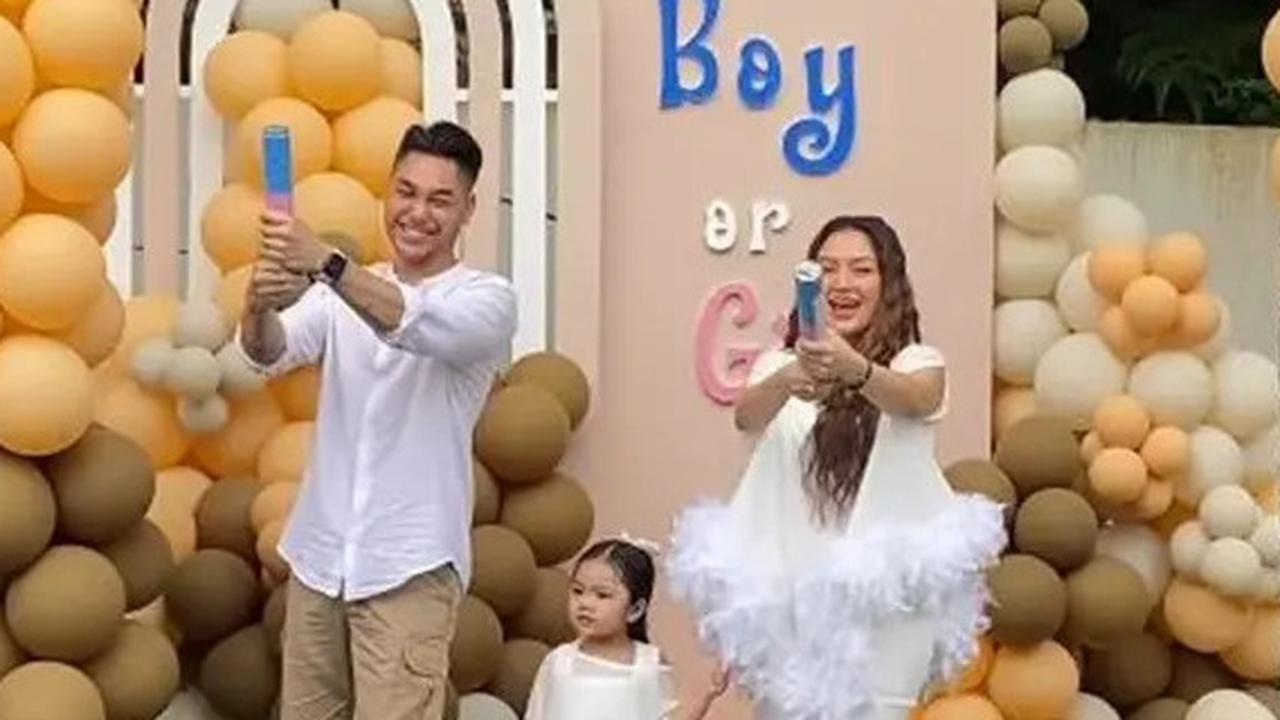 6 Potret Cantik Siti Badriah saat Umum Jenis Kelamin Anak Kedua di Acara Gender Reveal, Xarena Bakal Punya Adik Laki-Laki atau Perempuan?