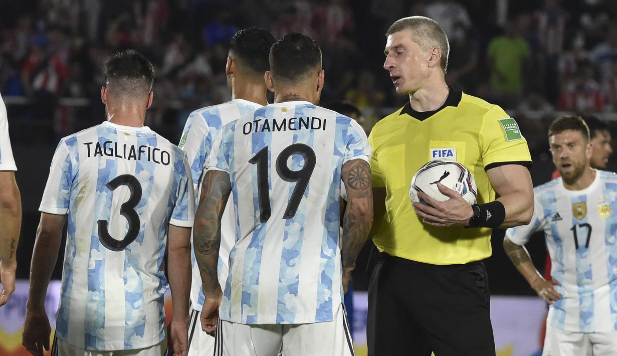 Hingga laga usai, skor 0-0 tidak berubah. Argentina tetap berada di posisi ke-2 klasemen sementara dengan 19 poin, tertinggal 8 poin dari Brasil yang kukuh di puncak klasemen dengan 27 poin. (AFP/Norberto Duarte)