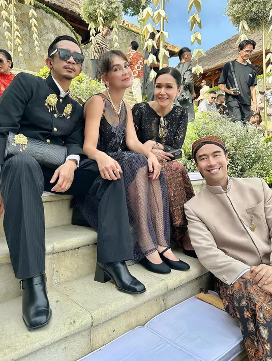 <p>[Instagram/amingisback]</p>