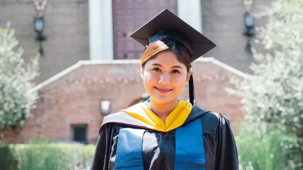 Erina Gudono saat Wisuda S2 di Amerika Serikat