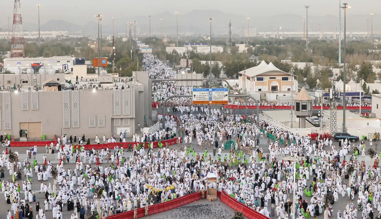 Wukuf dimulai setelah masuk waktu Zuhur atau sekitar pukul 12.20 Waktu Arab Saudi. (HAZEM BADER/AFP)