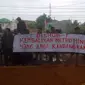 Puluhan sopir Metro Mini demo (Moch Harun Syah/Liputan.com)