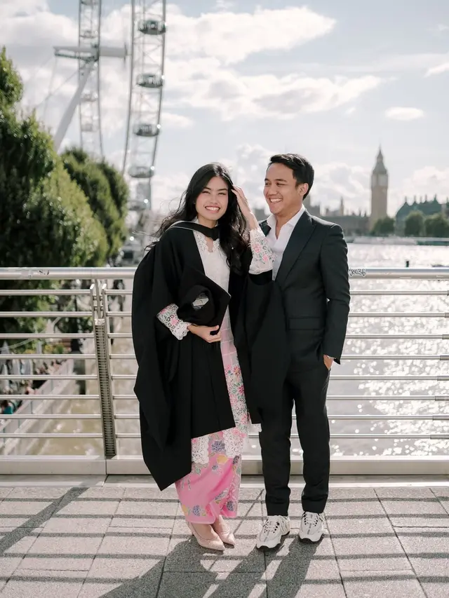 Potret Cantik Namira Adjani Wisuda S2 di London, Kompak Berkebaya Putih dengan Alya Royali