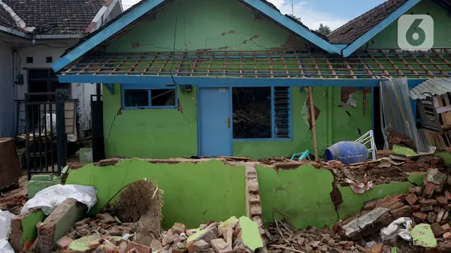 Rumah-Rumah di Kampung Majangtengah Rusak Akibat Gempa