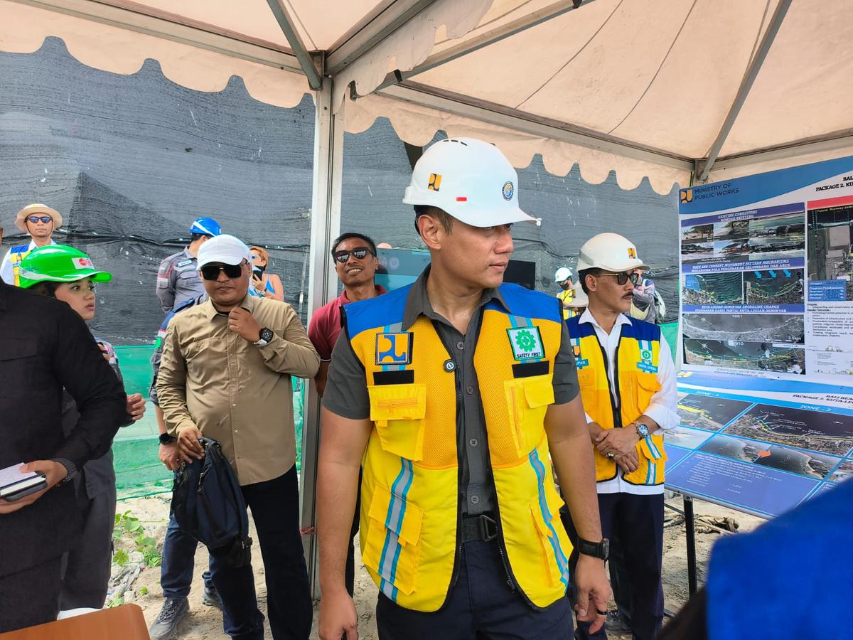Menteri AHY Tinjau Proyek Pemecah Ombak Rp260 Miliar di Kuta Bali