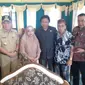 Bupati Sintang Milton Crosby, Permaisuri Sintang, Wakil Ketua MPR Oesman Sapta dan Sultan Sintang Muhammad Ikhsan. (Liputan6.com/Rizki Gunawan)