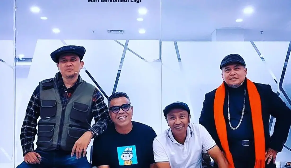 "Seminggu atau 10 hari kemudian nagih dong ke istri karena duit aku udah mulai berkurang bayar ini, bayar itu tingga 16 (juta) lah seperti itu. Aku nagih ke istri dan istriku mengatakan sesuatu yang surprise kayak diprank, duitnya abis," kata Kang Denny. [Instagram/dennych]